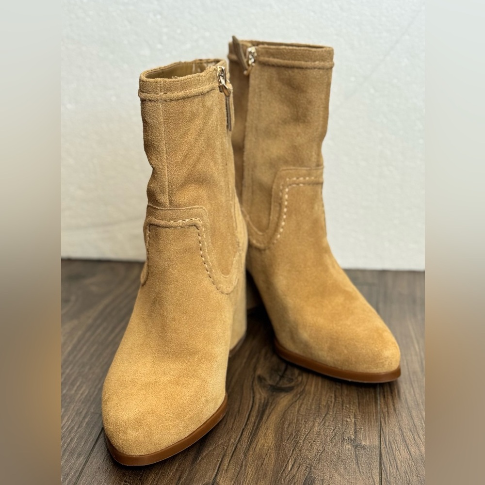 Vince Camuto Pailey Tan Suede Ankle Boots Size 7.5 M-38
